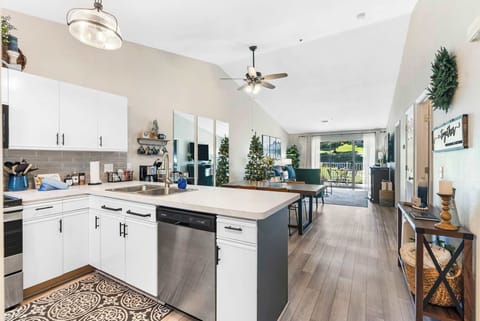 Condo, 1 King Bed with Sofa bed, Patio, Golf View (Vansen's Golfshores) | Private kitchen | Coffee/tea maker
