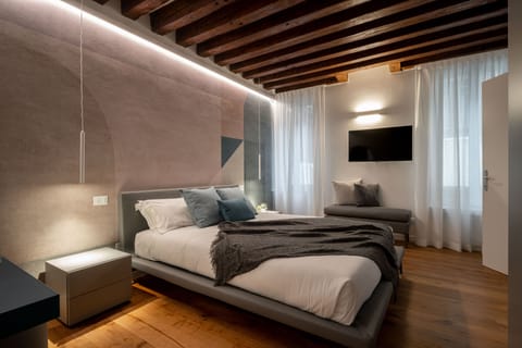 Design Apartment | 1 bedroom, hypo-allergenic bedding, individually furnished
