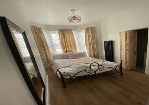 Exclusive Double Room | Individually decorated, individually furnished, iron/ironing board