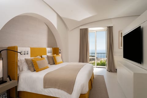 Executive Studio Suite, Sea View | Frette Italian sheets, premium bedding, down comforters