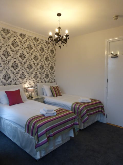 Twin Room 2 | Iron/ironing board, free WiFi