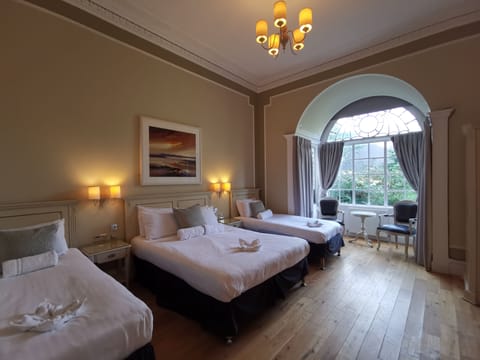 In-room safe, desk, laptop workspace, soundproofing