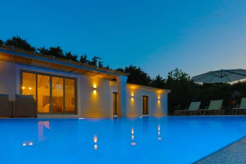 House, Smoking | 3 bedrooms