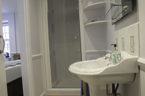 Double Room (Room 2) | Bathroom | Shower, rainfall showerhead, free toiletries, hair dryer