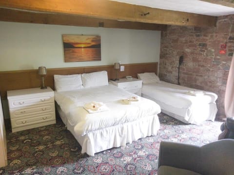 Iron/ironing board, free WiFi, bed sheets