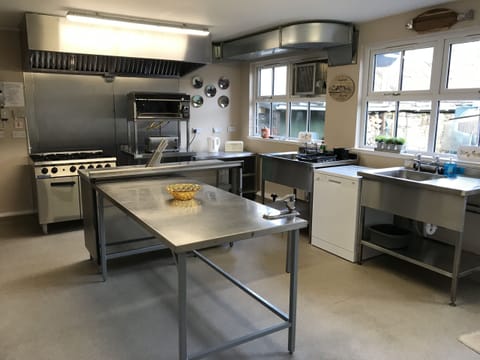 Traditional House, Ensuite | Shared kitchen