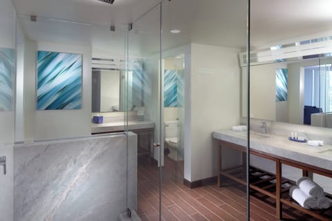 Junior Suite, 1 Bedroom | Bathroom | Shower, free toiletries, hair dryer, towels