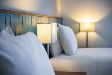 Twin Room | Desk, iron/ironing board, free WiFi, bed sheets