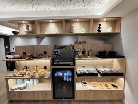 Daily buffet breakfast (EUR 16 per person)