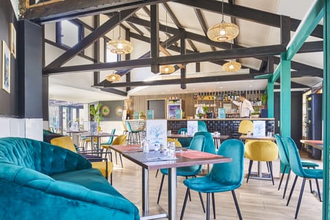 Lunch and dinner served, French cuisine