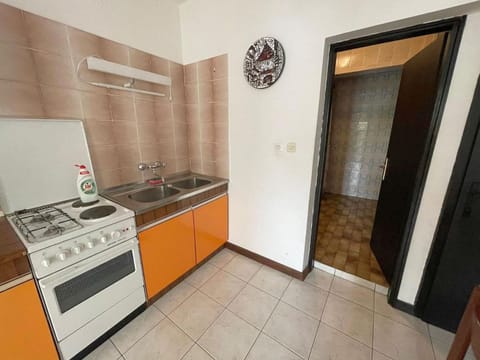 Studio, 1 Bedroom, Accessible, Smoking | Interior