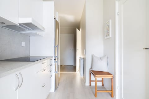 Family Apartment, Partial Ocean View, Courtyard Area (Lgh 1010) | Individually decorated, individually furnished