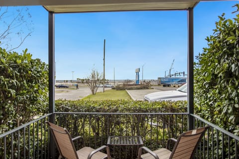 Suite, 1 Bedroom, Balcony, Sea View, Jetted Tub, Non Smoking | Desk, iron/ironing board, free WiFi, bed sheets