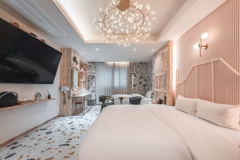 Deluxe Twin Room | Premium bedding, down comforters, individually decorated