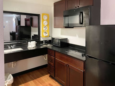 Fridge, microwave, stovetop