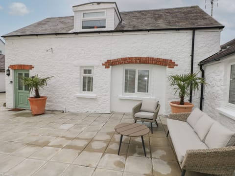 Cottage | Front of property