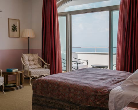 Premium bedding, down comforters, individually furnished