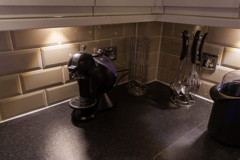 House, Ensuite | Shared kitchen