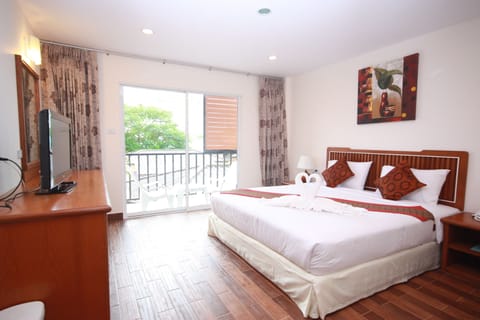 Deluxe Room | In-room safe, desk, free WiFi