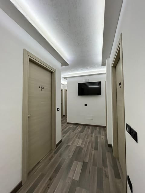 Comfort Room | In-room safe, iron/ironing board, free WiFi