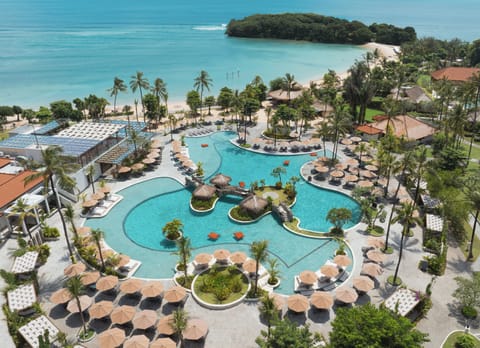 4 outdoor pools, open 7:00 AM to 7:00 PM, free cabanas, pool umbrellas