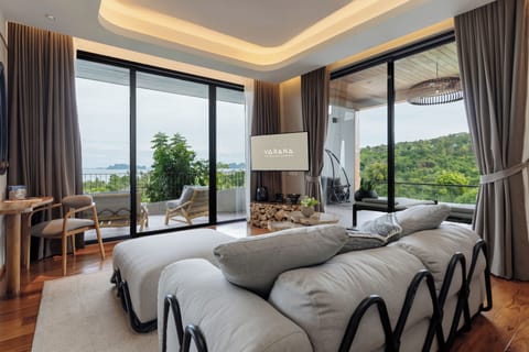 Presidential Suite | Premium bedding, down comforters, minibar, in-room safe