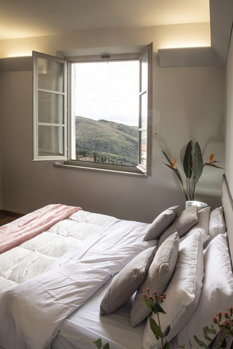 Camera Classic vista valle o terrazza privata | Premium bedding, down comforters, minibar, in-room safe