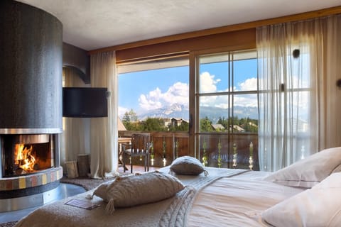 Open Suite | Premium bedding, minibar, in-room safe, desk