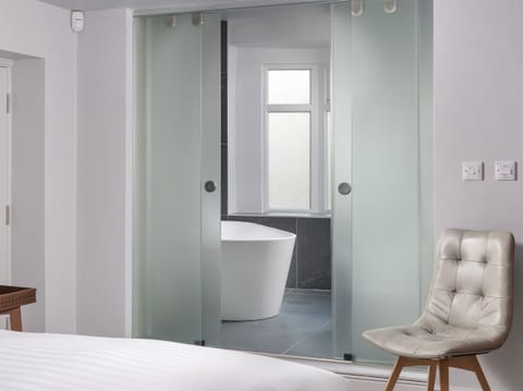 1 bedroom, individually decorated, individually furnished, free WiFi