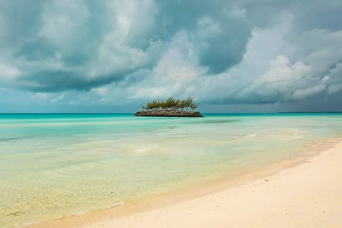 House, 2 Bedrooms | Beach