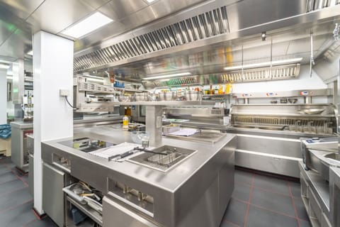 Breakfast, lunch, dinner served; Belgian cuisine 