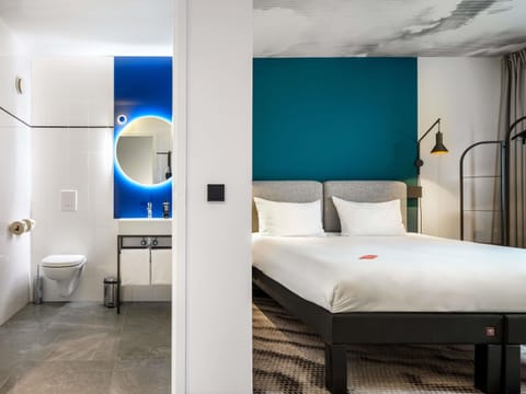 KAI room by ibis - with one large bed for 1 or 2 people | 1 bedroom, in-room safe, desk, laptop workspace