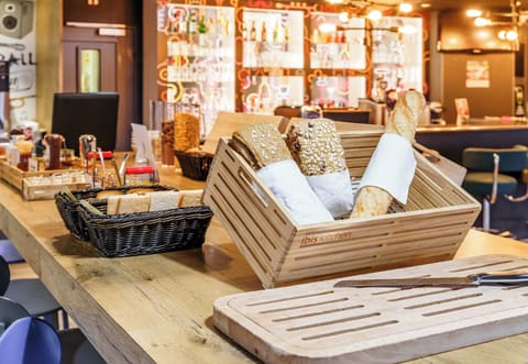 Daily buffet breakfast for a fee