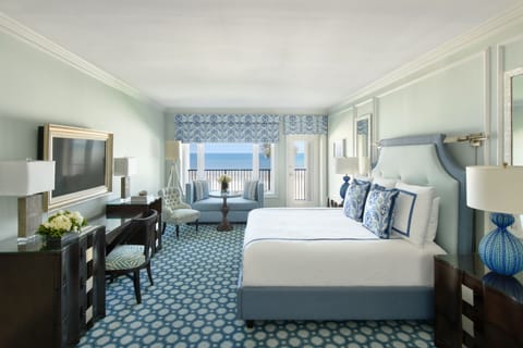 Standard Room, Oceanfront | Premium bedding, minibar, in-room safe, desk