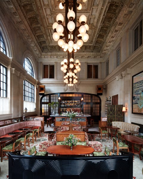 Lobby lounge
