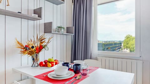 Deluxe Studio | Living area | 43-inch Smart TV with digital channels, TV, Netflix