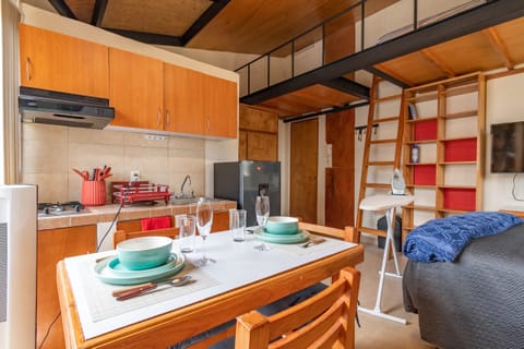 Traditional Loft | 1 bedroom, iron/ironing board, free WiFi, bed sheets