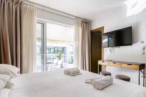 Deluxe Double Room (D1) | Premium bedding, memory foam beds, in-room safe, individually decorated