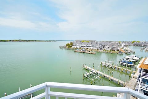Condo, 4 Bedrooms | Property grounds
