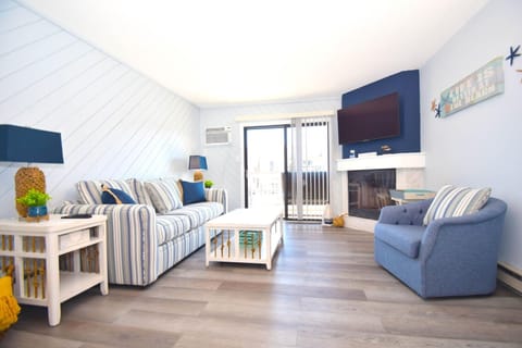 Townhome, 2 Bedrooms | Interior