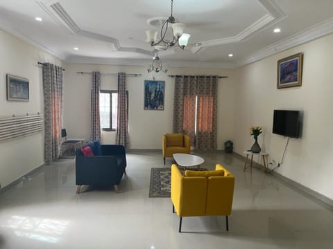 43-inch Smart TV with satellite channels, TV
