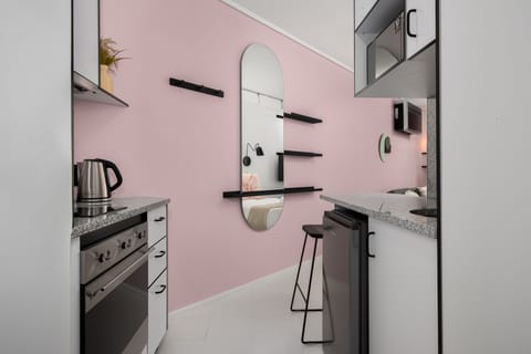 Luxury Studio | Private kitchen | Fridge, microwave, oven, stovetop