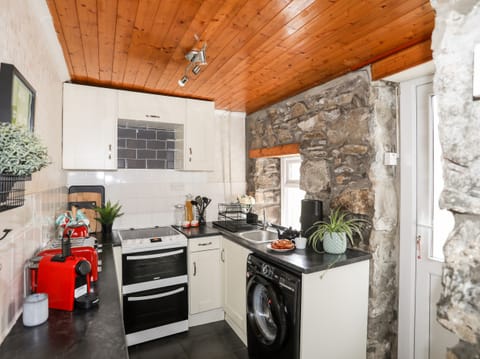 Fridge, electric kettle, toaster, cookware/dishes/utensils