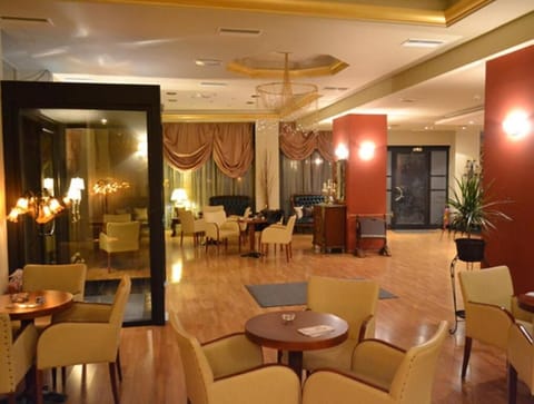 40-inch LCD TV with digital channels, TV