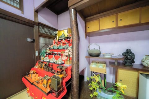 103 Economy Double Room, 1 Bedroom, Non Smoking | Down comforters, individually decorated, individually furnished
