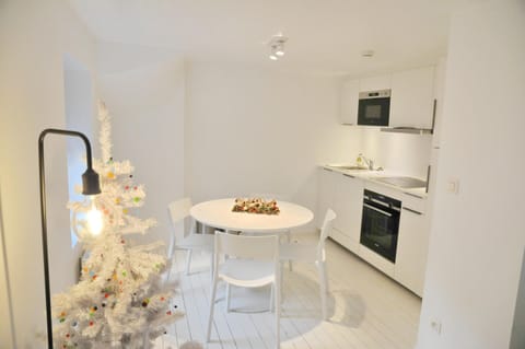 Apartment | Private kitchen | Highchair