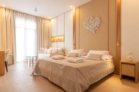 Comfort Triple Room | Premium bedding, in-room safe, desk, laptop workspace