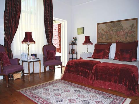 Executive Room | In-room safe, individually decorated, individually furnished