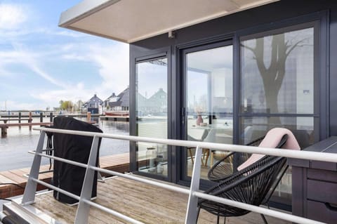 Mobile Home | Balcony