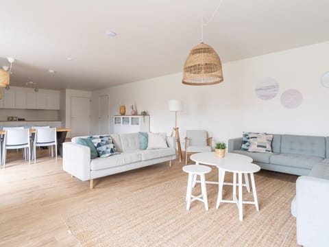 House | Dining